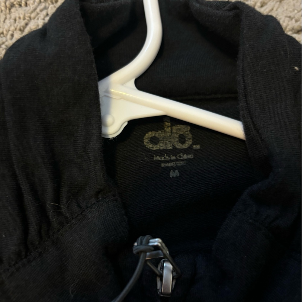 ALO Zip Up - Picture 2 of 3